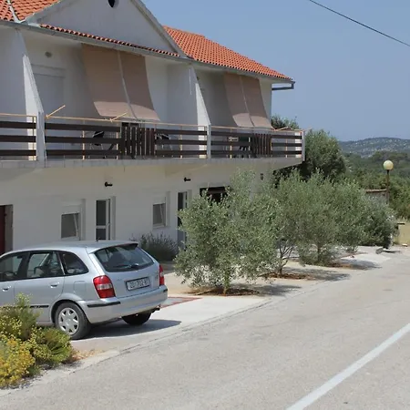 With Parking Space Bozava, Dugi Otok - 8123 *