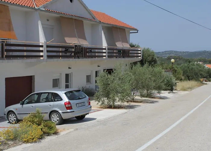 With Parking Space Bozava, Dugi Otok - 8123 *
